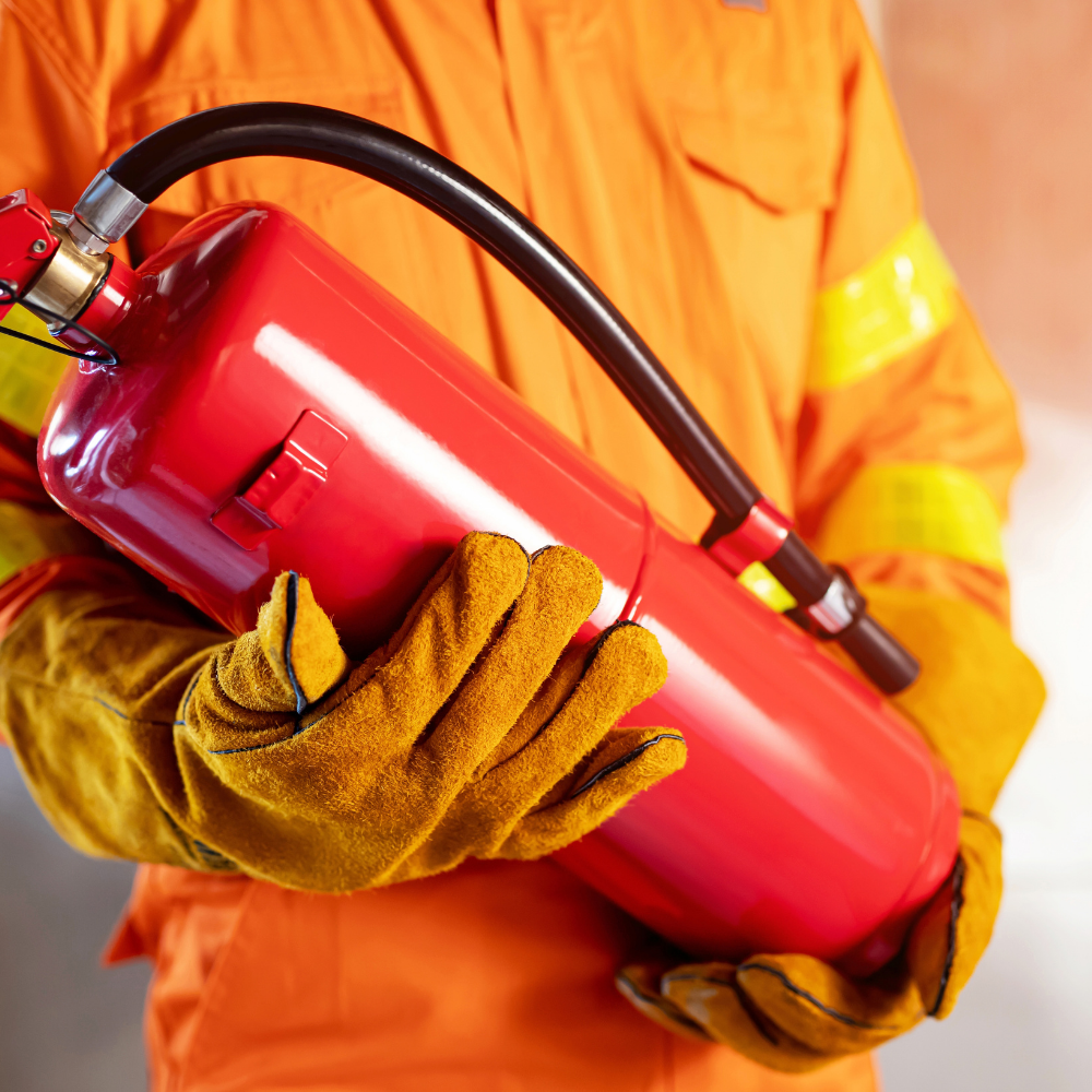 formation sécurité incendie industrielle, prévention incendie milieu industriel, gestion des risques incendie, formation incendie salariés industrie, extinction des incendies industriels, sécurité incendie industrie, formation prévention incendie, risques industriels incendie, formation extinction feu industrie, consignes incendie milieu industriel, prévention incendie personnel industrie. Centre de Formation Européen