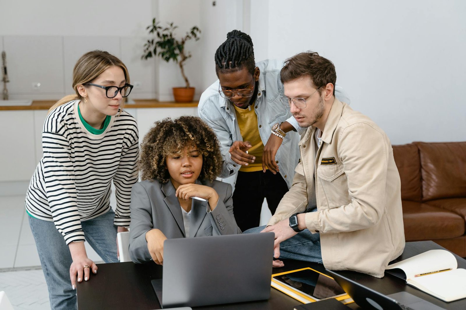 la formation en ligne, soft skills, reconversion professionnelle, e‑learning, formation en ligne, blended learning, présentiel, cours en ligne, tutorat en ligne, apprentissage à distance, catalogue de formations, témoignage apprenant, infographie CPF, infographie comparatif, webinar, bootcamp, MOOC, application mobile, interface LMS, forum apprenants, calendrier de sessions, certificat RNCP, tutorat expert,